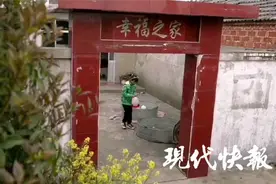 12岁农村女孩养鸡换钱：想妈妈生日那天送她新衣服图片