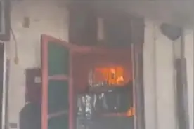 妈妈出趟门，儿子在家给自己“烫”了个头图片