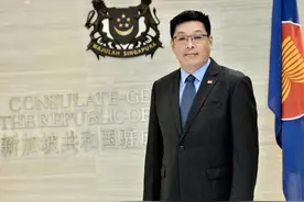 新加坡驻成都总领事陈子勤：我特别喜欢和家人在周末沿着天府绿道骑行图片