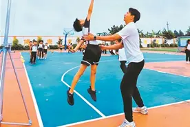 “双减”后体育老师火了图片