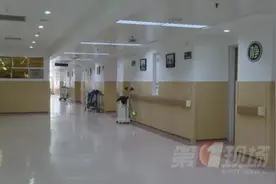 双指粘连，12岁男孩手指比香蕉还粗！医生手术挽回手掌功能图片