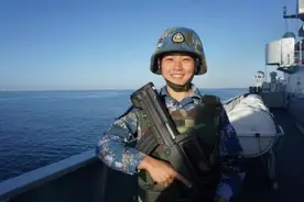 这位参加过护航的陆战队女队员，如今成了北大教师图片