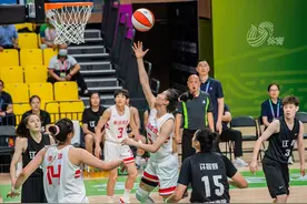 十四运女篮成年组决赛，联合队大胜江苏夺冠图片
