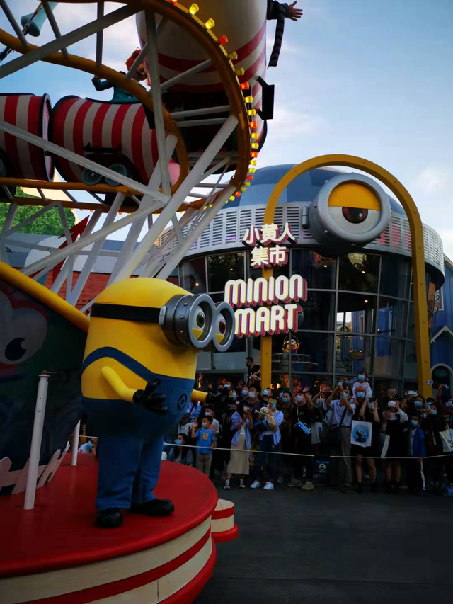 太疯狂！1分钟售罄！游客两人花6000元，北京环球影城有多吸金？