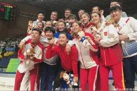 李梦晒全运会金牌：接下来向亚洲杯出发图片