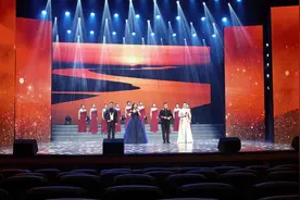 经典歌声唱响时代主旋律，罗湖举办“颂百年 迎国庆”大型演唱会图片