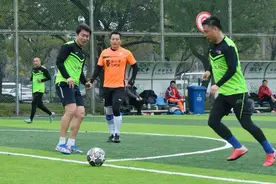 上海的“野球盛世”，承载着中年男人们打败时间的执念图片