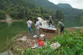 钟灵镇严查违法垂钓行为图片