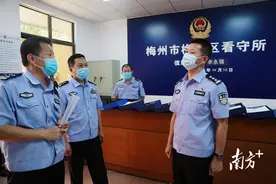 把疫情阻击在高墙之外！梅州梅县警方开展疫情防控集中隔离场所安保检查图片