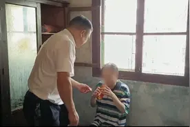 “以后我就是他的大哥”，“长沙好人”孙家闯义务照顾残疾小伙6年图片
