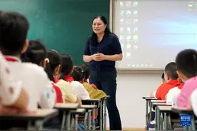 爱的种子——记上海市黄浦区卢湾一中心小学校长、教师吴蓉瑾图片