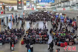 国庆火车票明起开抢 多地强调假期不许大规模聚集图片