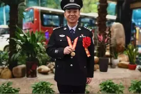 致敬榜样| 为使命而战 为初心坚守 ——访省长康监狱副监狱长熊云峰图片