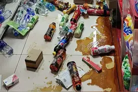 泸州震感强烈 房屋开裂抽油烟机掉落地上图片