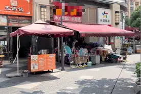 外卖平台上的“影子蛋糕店”：跨千里接单赚差价，证照系盗用图片