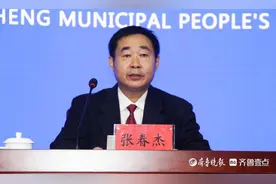 战时听到空袭警报信号，应立即转入就近的人防工程掩蔽图片