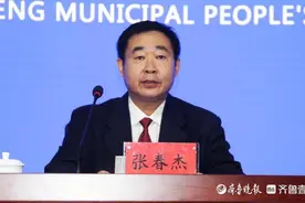 战时听到空袭警报信号，应立即转入就近的人防工程掩蔽图片