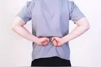 久坐族注意！这么扭扭腰，就能抵消久坐伤害，不怕腰疼和腰突图片