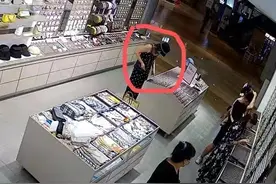 穿着时髦且开高档车的女子因赌气偷了饰品店9枚戒指图片