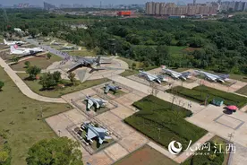南昌军事主题公园展出千余件退役武器图片