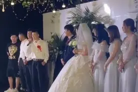 济南好兄弟结婚现场，伴郎爆笑征婚视频封面