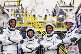 美国SpaceX开启“全平民”太空游 将绕地球飞行三天图片