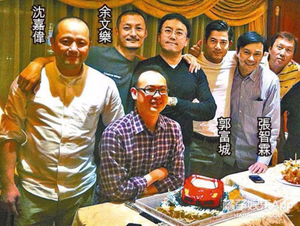 盘点哥哥的豪宅！赵文卓家客厅大到能滑板，陈小春家连鞋都有房间