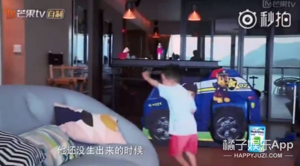 盘点哥哥的豪宅！赵文卓家客厅大到能滑板，陈小春家连鞋都有房间