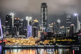 致敬“时代楷模”王红旭，今夜重庆为你点亮！视频封面