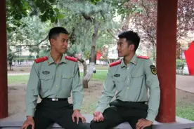 当“新列兵”邂逅“老列兵”图片