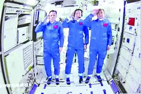 从与核心舱分离到返回地面要经过哪些流程图片