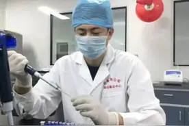对比4000多份人员样本 他将一起凶杀案的嫌疑人成功锁定……图片
