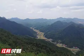 衡阳县黄龙村防溺样本调查：自建泳池！山泉水、游泳圈、义工全安排图片
