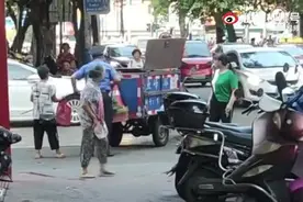 官方通报城管将老人蔬菜扔进垃圾车：涉事人员已停职图片