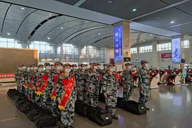 新战友：军营欢迎你！图片