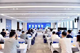 首期“信息引领时代 数据共创未来”医疗信息大数据主题论坛在蓉举行图片
