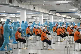 美媒：疫情正让许多美国企业将制造业从越南迁回中国图片