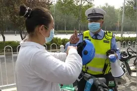鸿胜说交通：担心头盔不卫生？鸿Sir教你文明出行小妙招图片