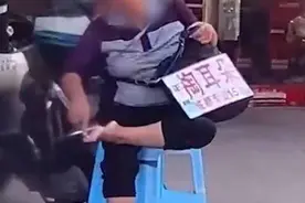 “长沙大妈用采耳工具抠脚”反转？记者探访：响夹用于耳部附近 部分工具卫生堪忧图片