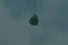 SpaceX首次全民用太空游成功返回地球，龙飞船海上溅落图片