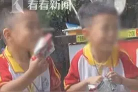 两小学生蹭鼓点蹦迪超带感 网友：未来舞者图片