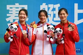 全运会-赛艇女子单人双桨决赛：陕西队选手刘睿琦夺冠图片