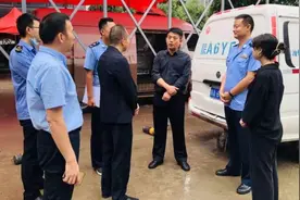 市民的假日，食品安全他们守护——西安市市场监管局经开区分局工作人员中秋假期坚守一线工作图片