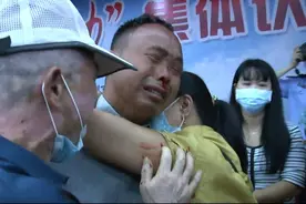 哥哥出门找爸爸再也没回来，31年后回家已近不惑，弟弟银行卡密码都是他生日图片