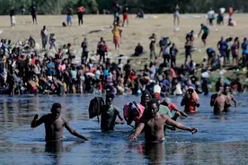美国开始大规模驱逐海地等国非法移民图片