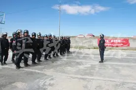 【全警实战大练兵】甘南特警“红蓝对抗”实战演练送教下基层图片