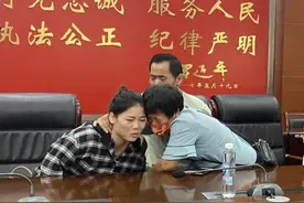 夫妇俩在柳州文化大院外摆摊十几年，背后有隐情，26年了终于如愿图片