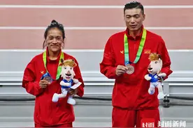 凉山姑娘何巫呷获全运会万米铜牌，四川首次两人闯入万米前八图片