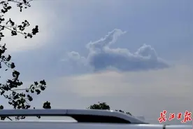 秋高气爽丽江城，晴空万里到周末图片