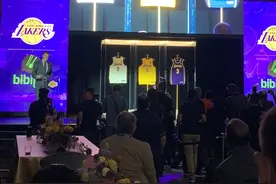 湖人官方宣布，韩国食品品牌Bibigo成为新的球衣赞助商图片